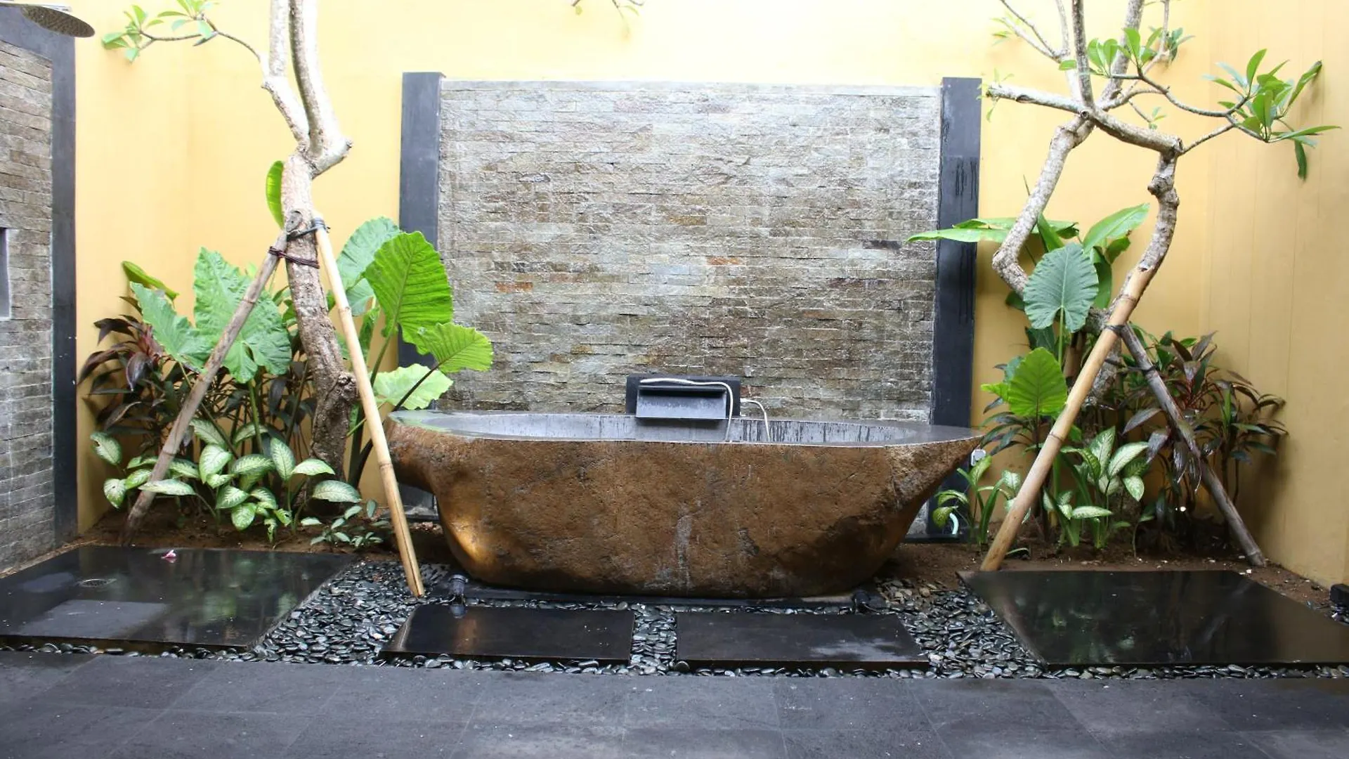 Alarte Estate By Villa Finder Seminyak