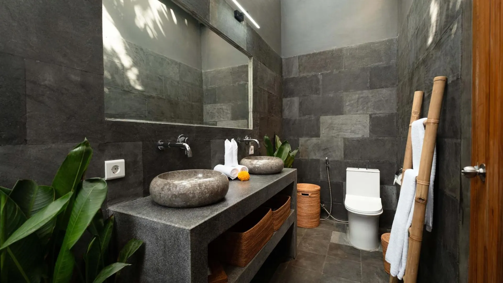 Alarte Estate By Villa Finder Seminyak